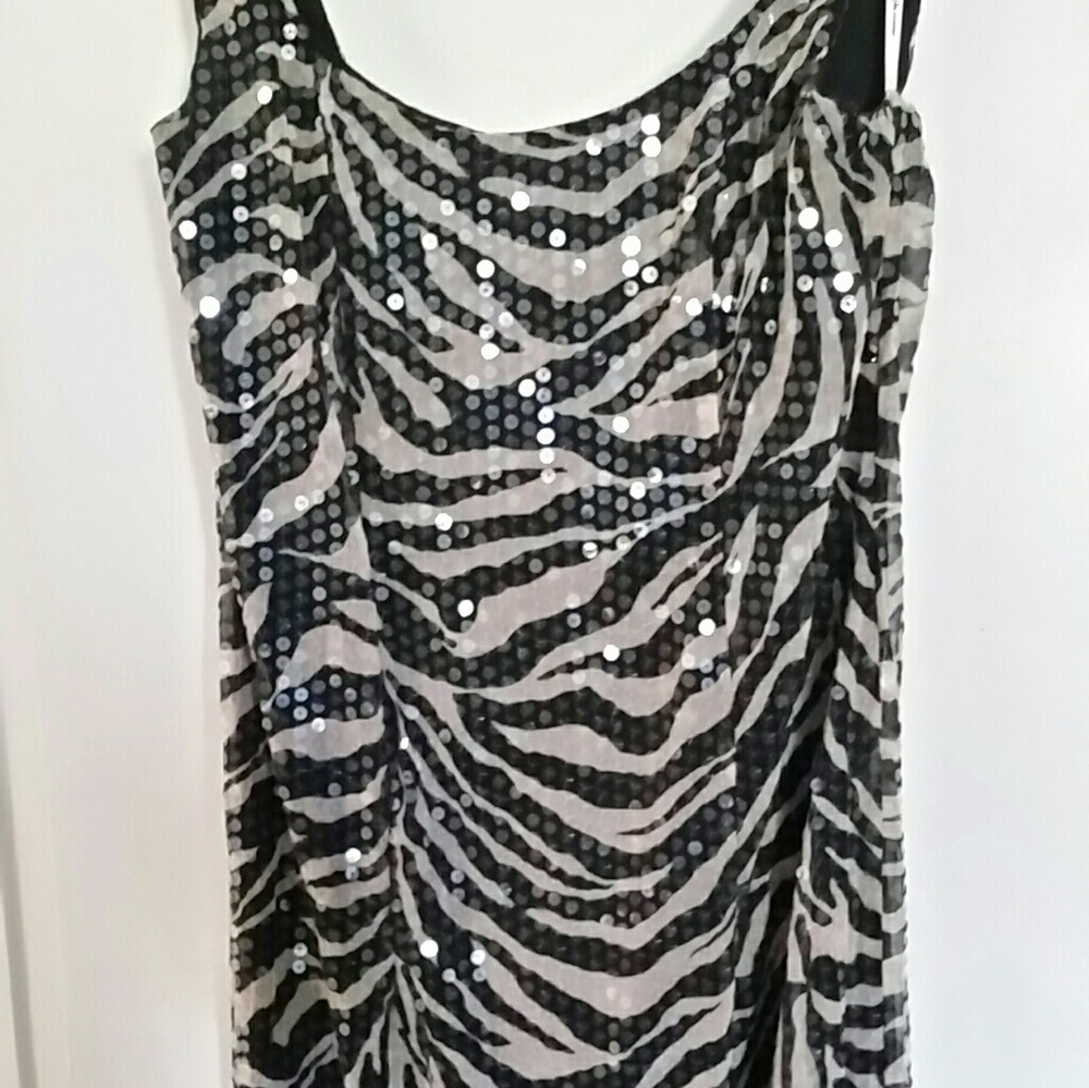 Dress - Picture 4 of 6